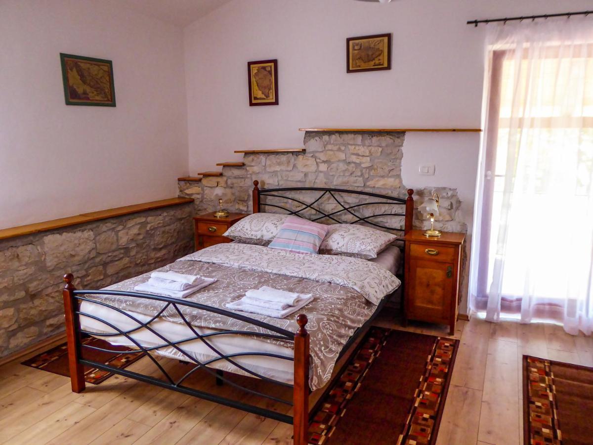Casa Istriana Nona Pina Villa Kaštelir Exterior foto