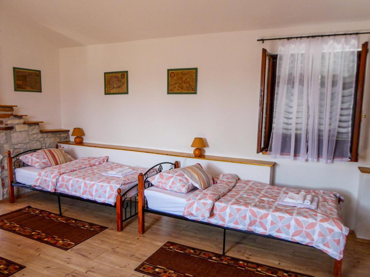 Casa Istriana Nona Pina Villa Kaštelir Exterior foto